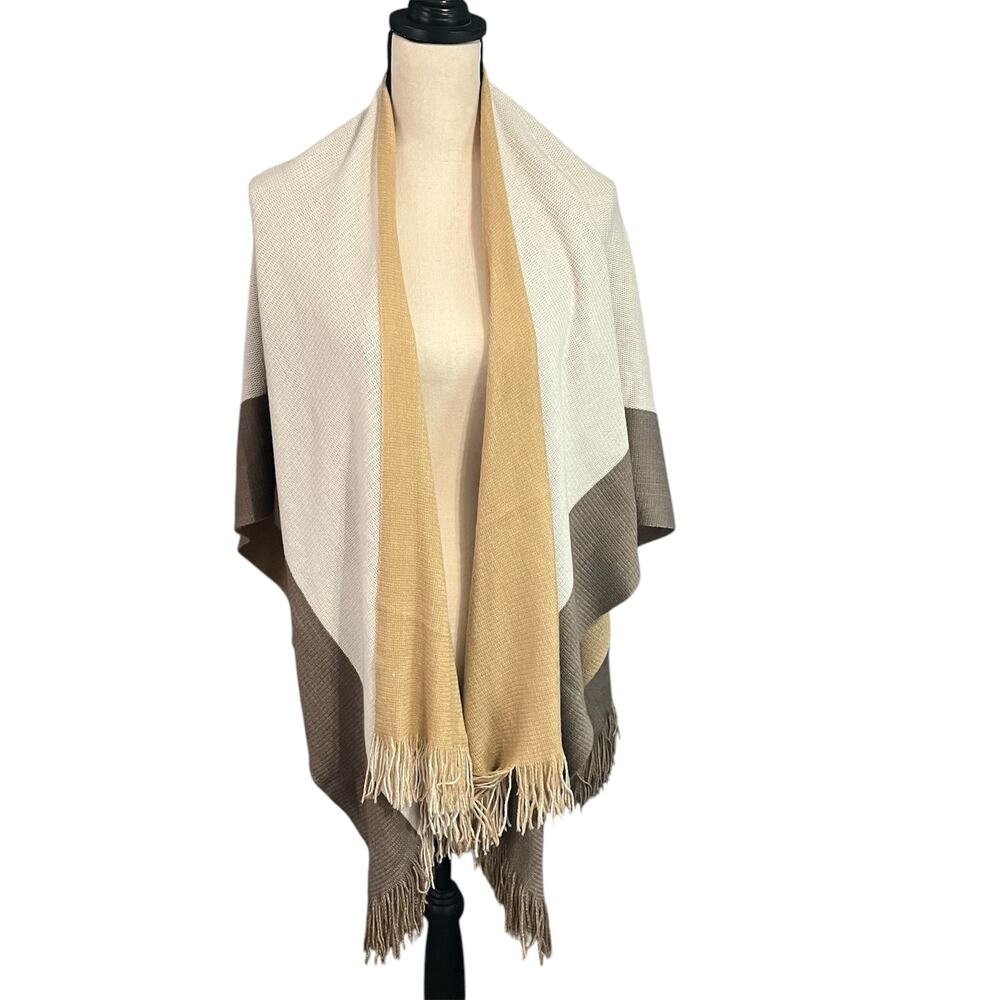 Croft & Barrow Wmns Tri Color Fringe Shawl Cape Sz One Size Transitional Weather